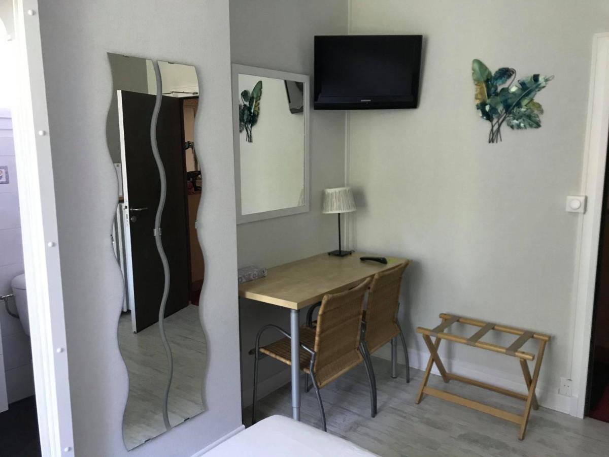 Logis Hotel L'Occitan 2 Etoiles Гаяк Екстер'єр фото