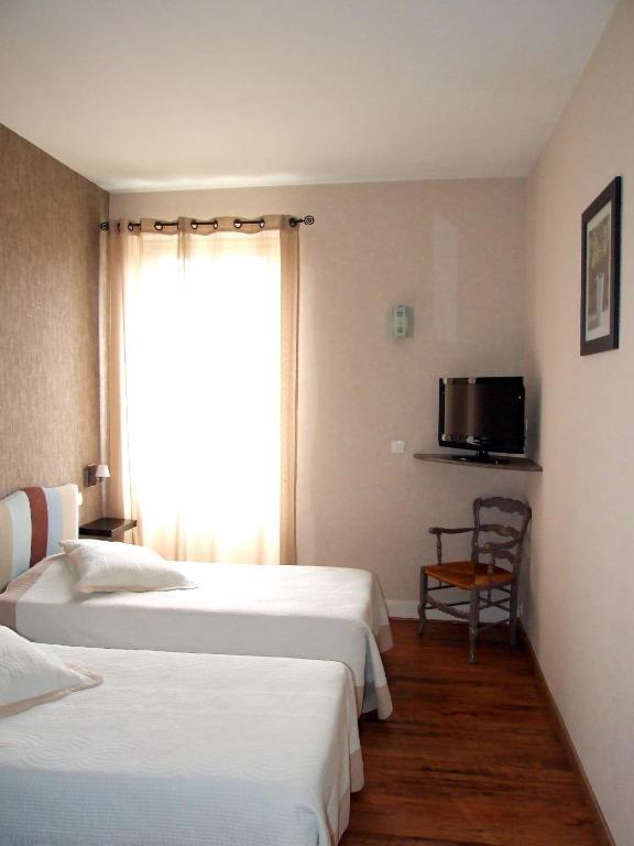 Logis Hotel L'Occitan 2 Etoiles Гаяк Номер фото
